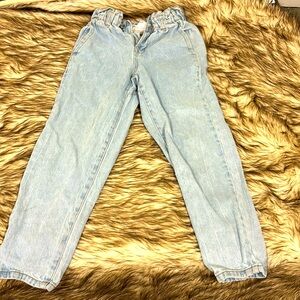 Good condition RSQ jeans high rise pleaded.  Women’s xs.